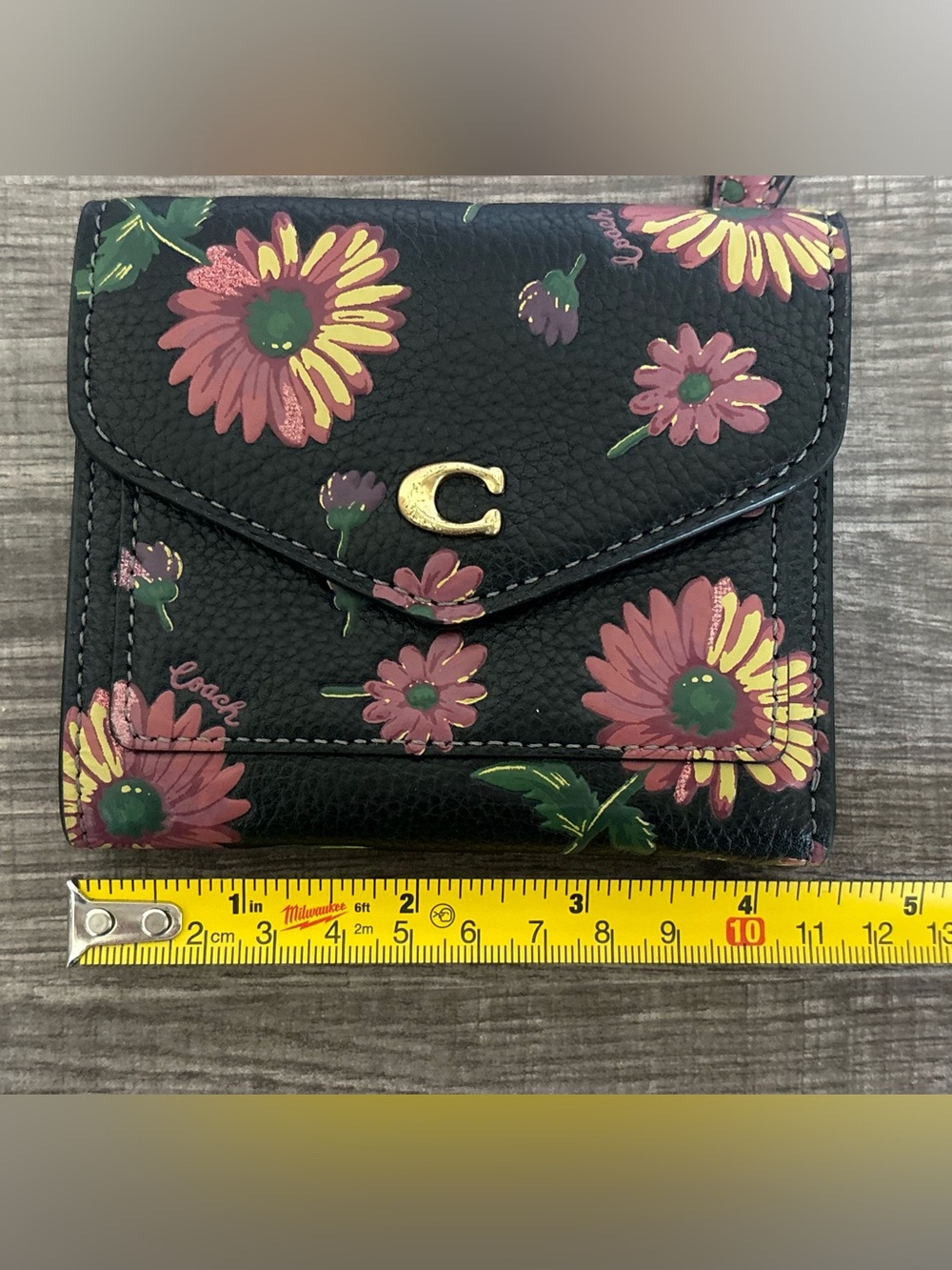 EUC Coach Leather Wyn Wallet in Printed Floral - Picture 12 of 13